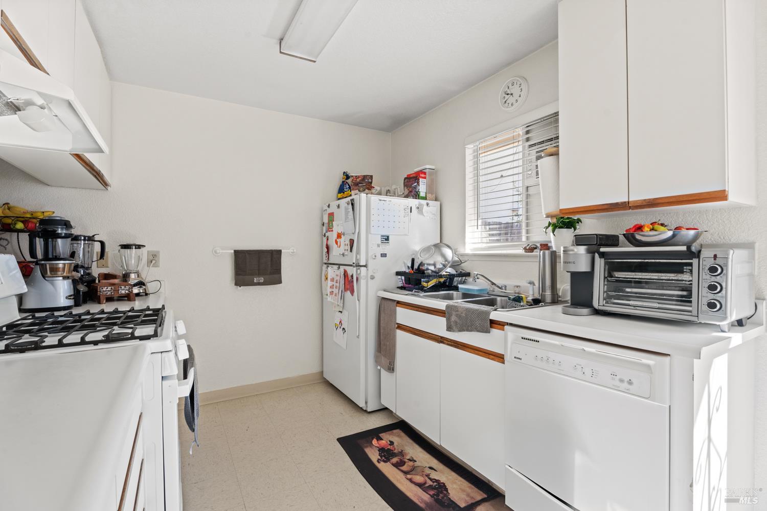 Detail Gallery Image 6 of 10 For 757 Waugh Ln, Ukiah,  CA 95482 - – Beds | – Baths