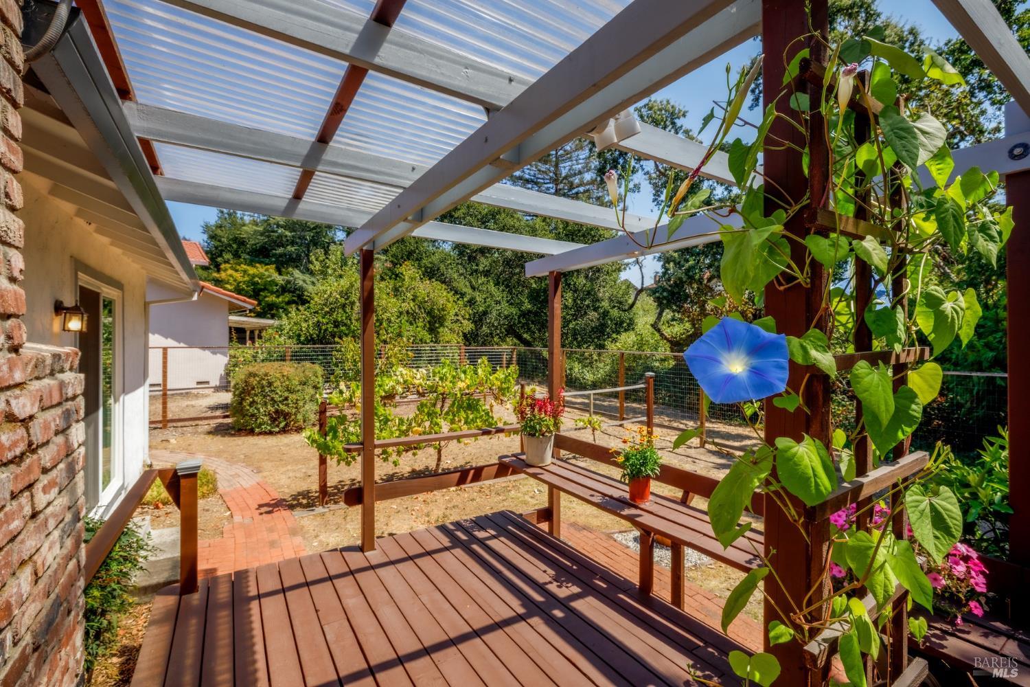 Detail Gallery Image 25 of 27 For 5518 Marit Dr, Santa Rosa,  CA 95409 - 2 Beds | 2 Baths