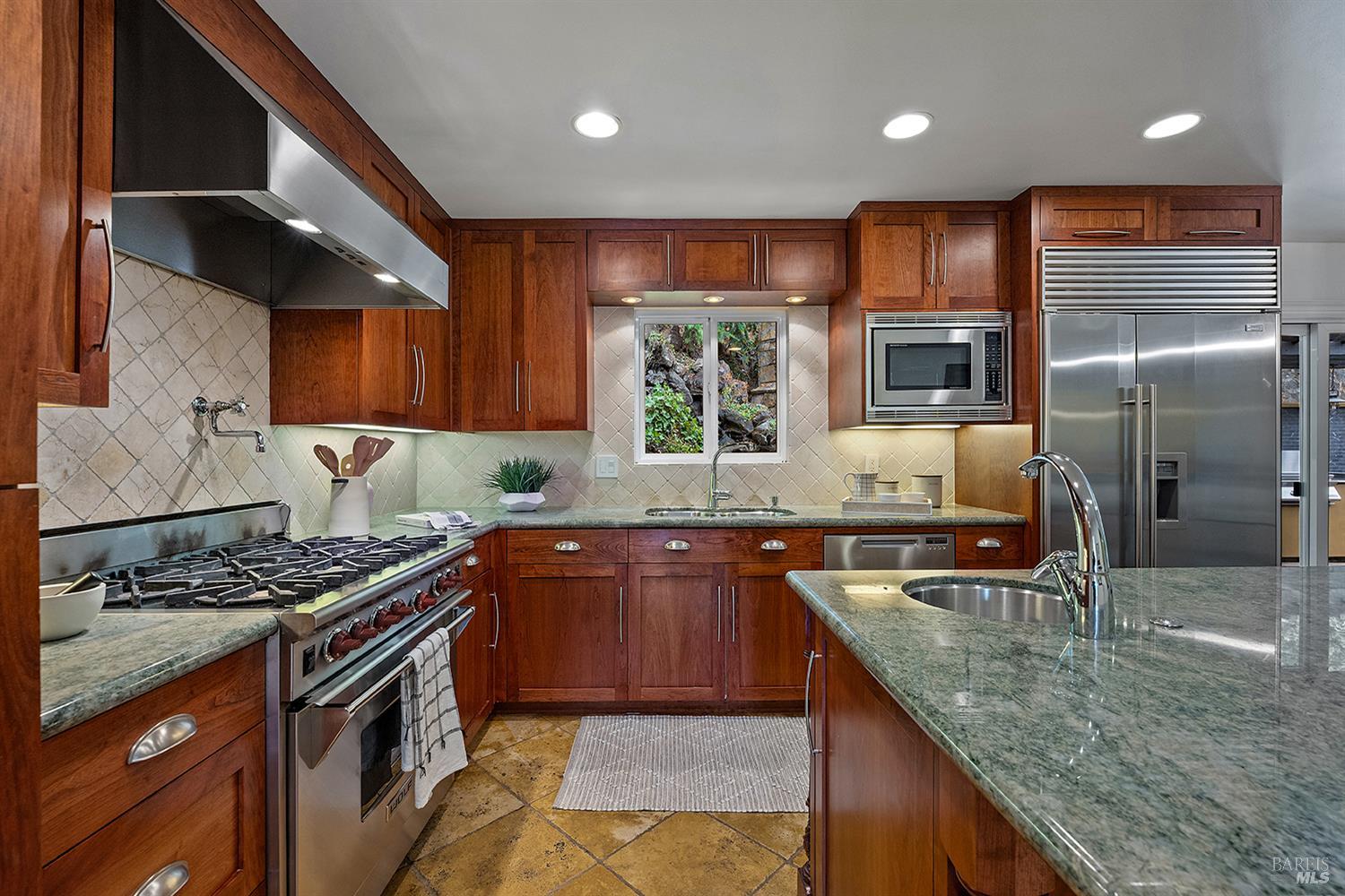 Detail Gallery Image 19 of 55 For 444 the Alameda Unkn, San Anselmo,  CA 94960 - 5 Beds | 2/1 Baths