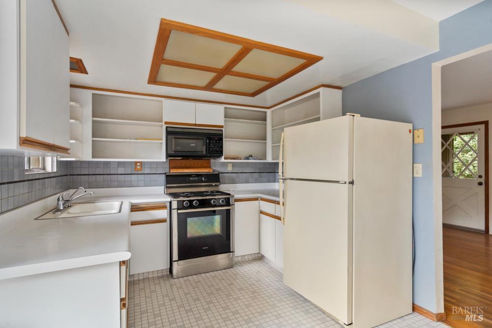 Detail Gallery Image 12 of 53 For 5152 Mcfarlane Rd, Sebastopol,  CA 95472 - 3 Beds | 1 Baths