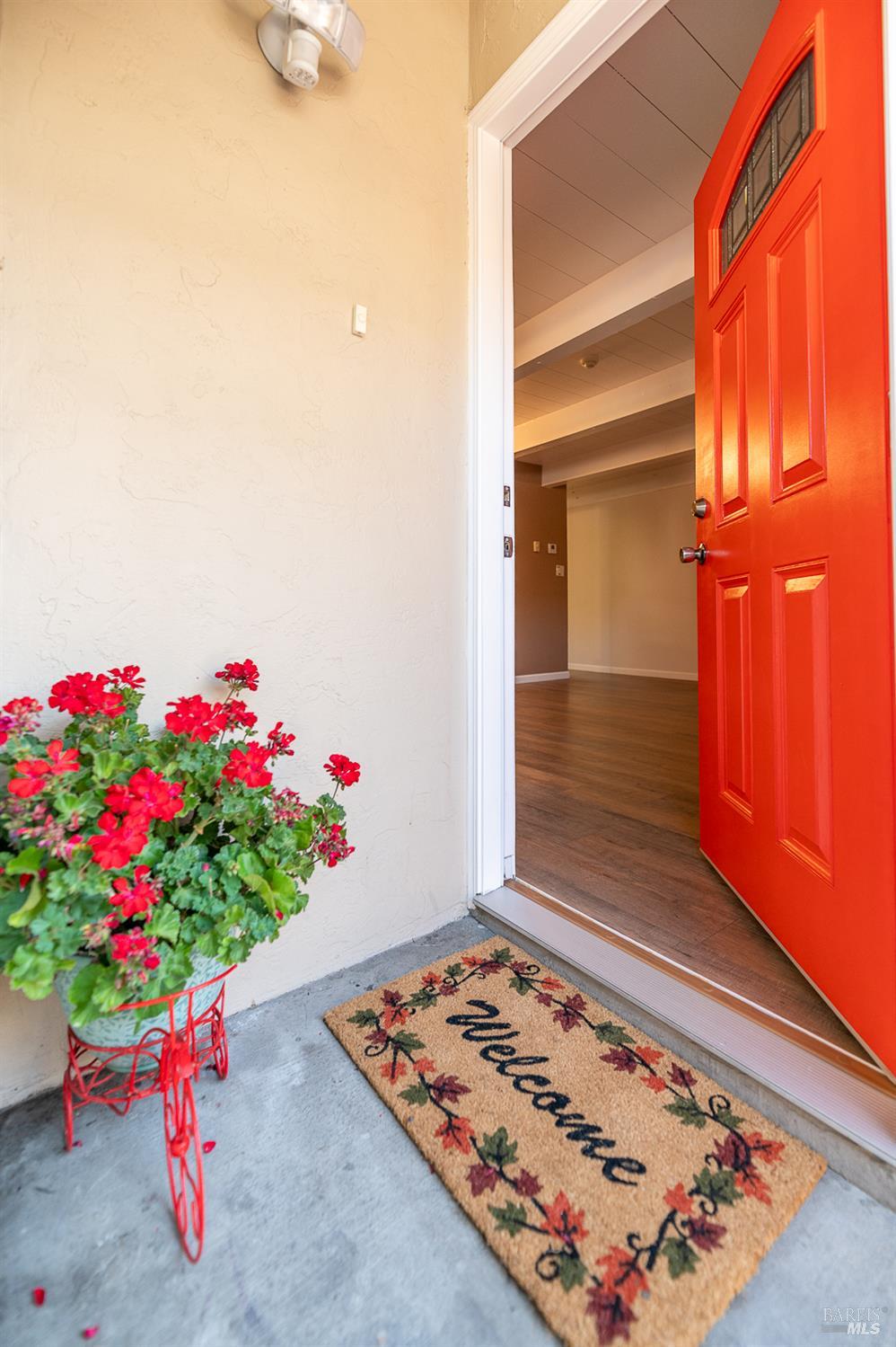 Detail Gallery Image 4 of 24 For 11 Avram Ave, Rohnert Park,  CA 94928 - 2 Beds | 1/1 Baths