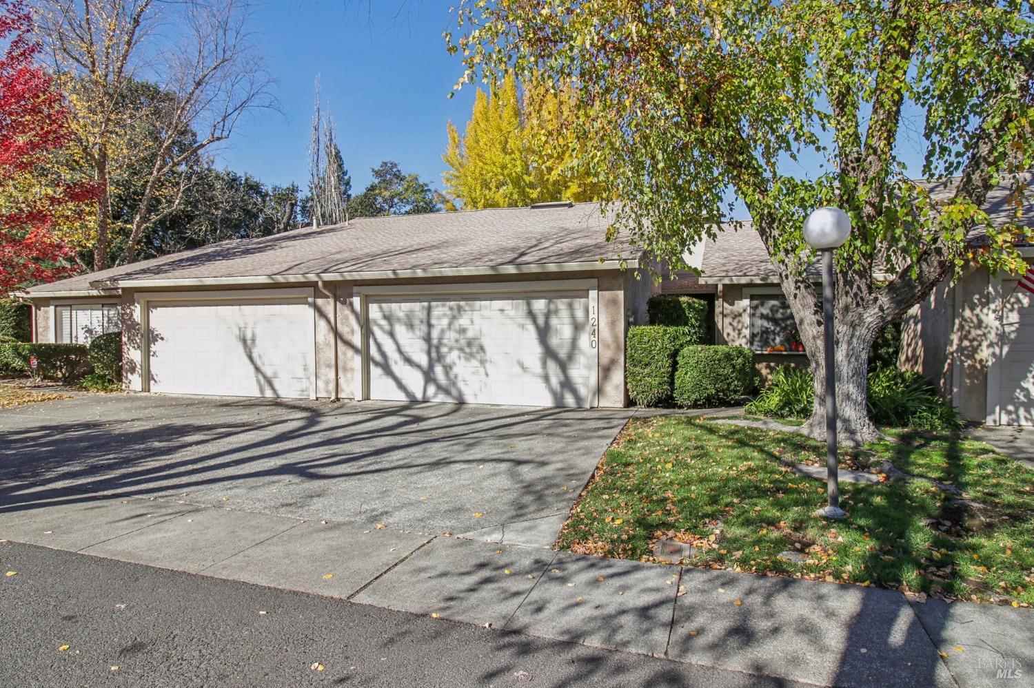 Detail Gallery Image 33 of 34 For 1240 Peppertree Cir, Saint Helena,  CA 94574 - 2 Beds | 2 Baths