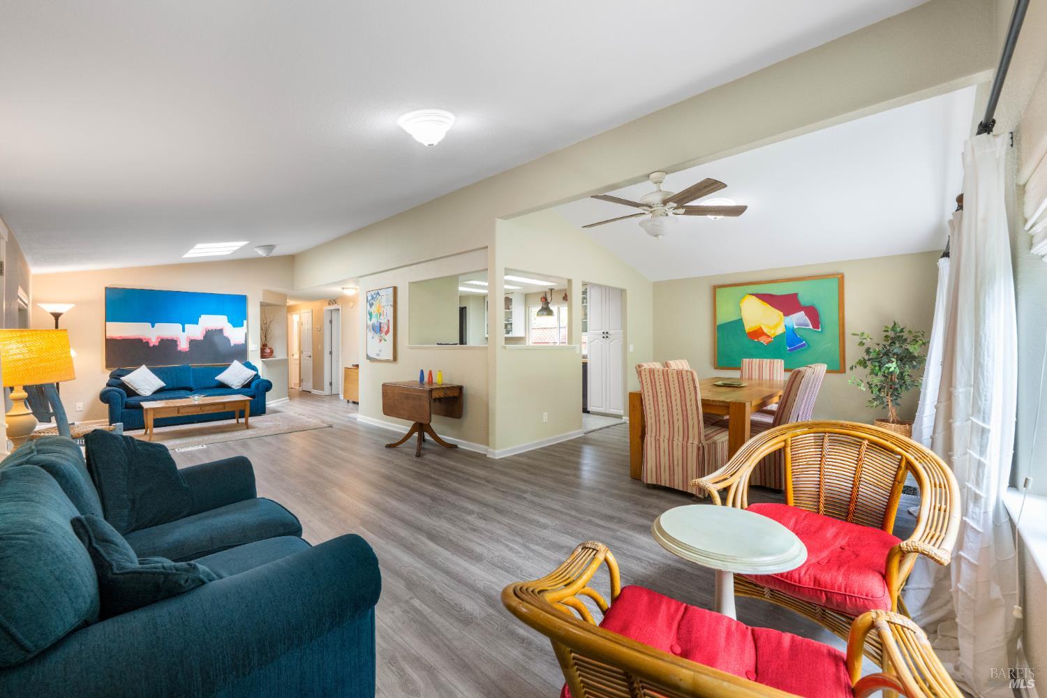 Detail Gallery Image 4 of 39 For 4 La Canada Ct, Saint Helena,  CA 94574 - 2 Beds | 2 Baths