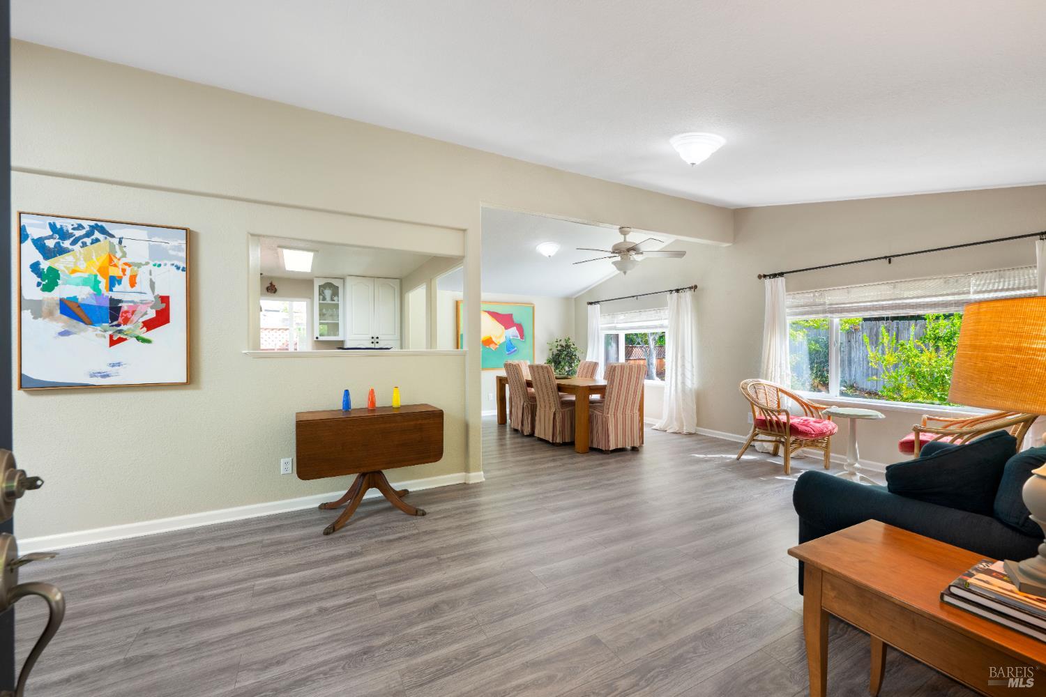 Detail Gallery Image 3 of 39 For 4 La Canada Ct, Saint Helena,  CA 94574 - 2 Beds | 2 Baths