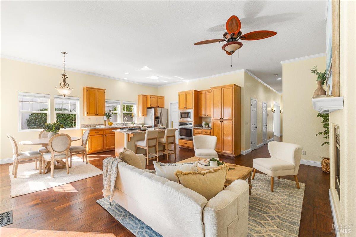 Detail Gallery Image 15 of 57 For 3964 New Zealand Ave, Santa Rosa,  CA 95407 - 4 Beds | 3/1 Baths