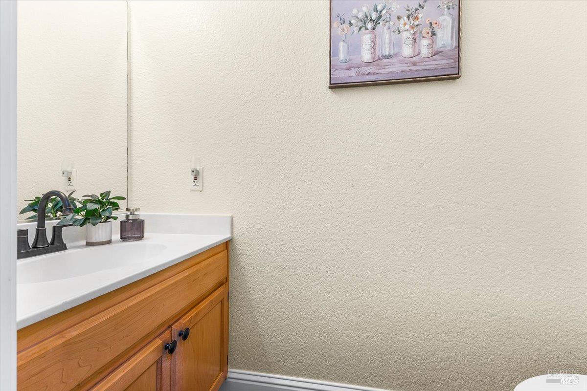 Detail Gallery Image 19 of 57 For 3964 New Zealand Ave, Santa Rosa,  CA 95407 - 4 Beds | 3/1 Baths