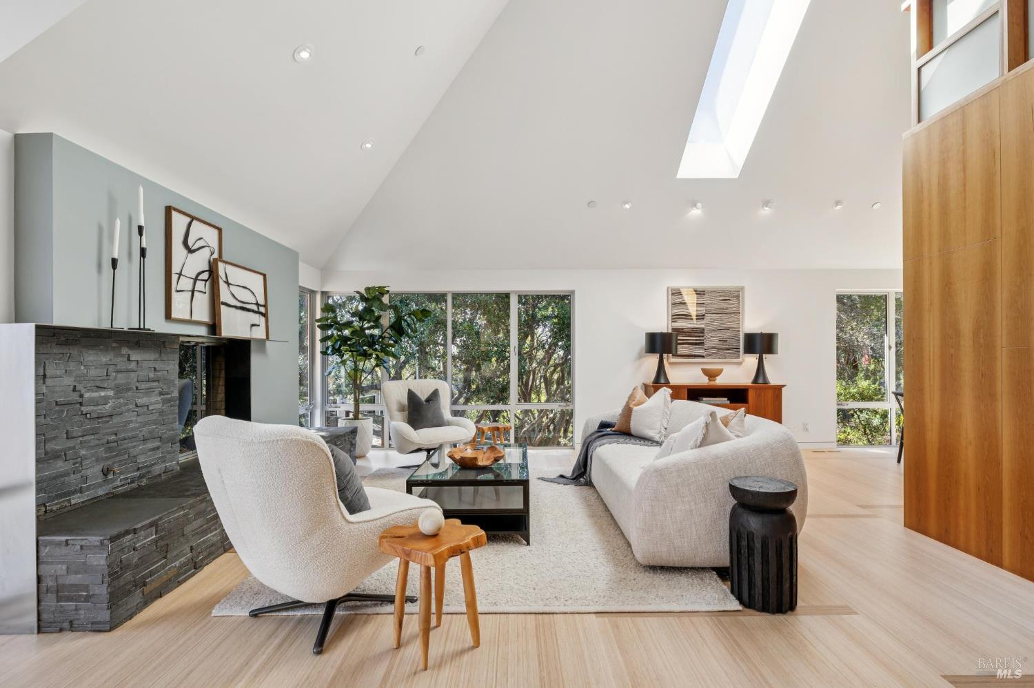 Detail Gallery Image 10 of 80 For 103 Reed Ranch Rd, Belvedere Tiburon,  CA 94920 - 4 Beds | 4 Baths