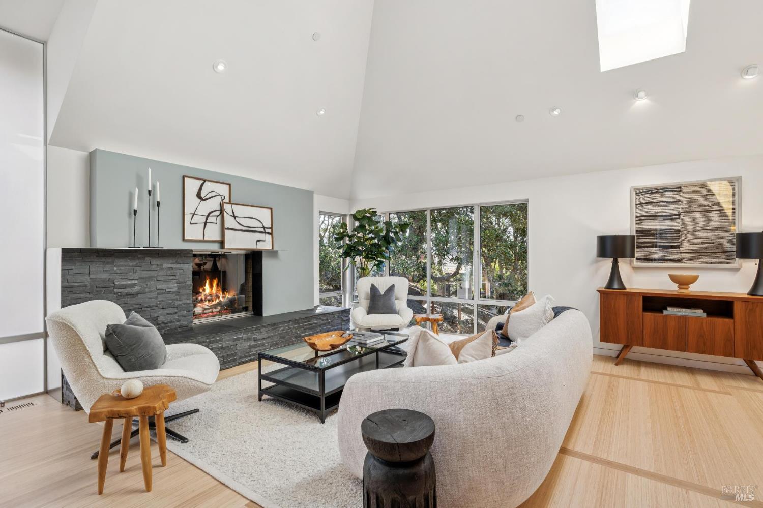 Detail Gallery Image 11 of 80 For 103 Reed Ranch Rd, Belvedere Tiburon,  CA 94920 - 4 Beds | 4 Baths