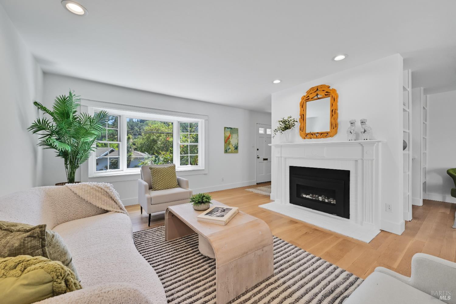 Detail Gallery Image 7 of 46 For 1 Hilldale Dr, San Anselmo,  CA 94960 - 4 Beds | 3 Baths
