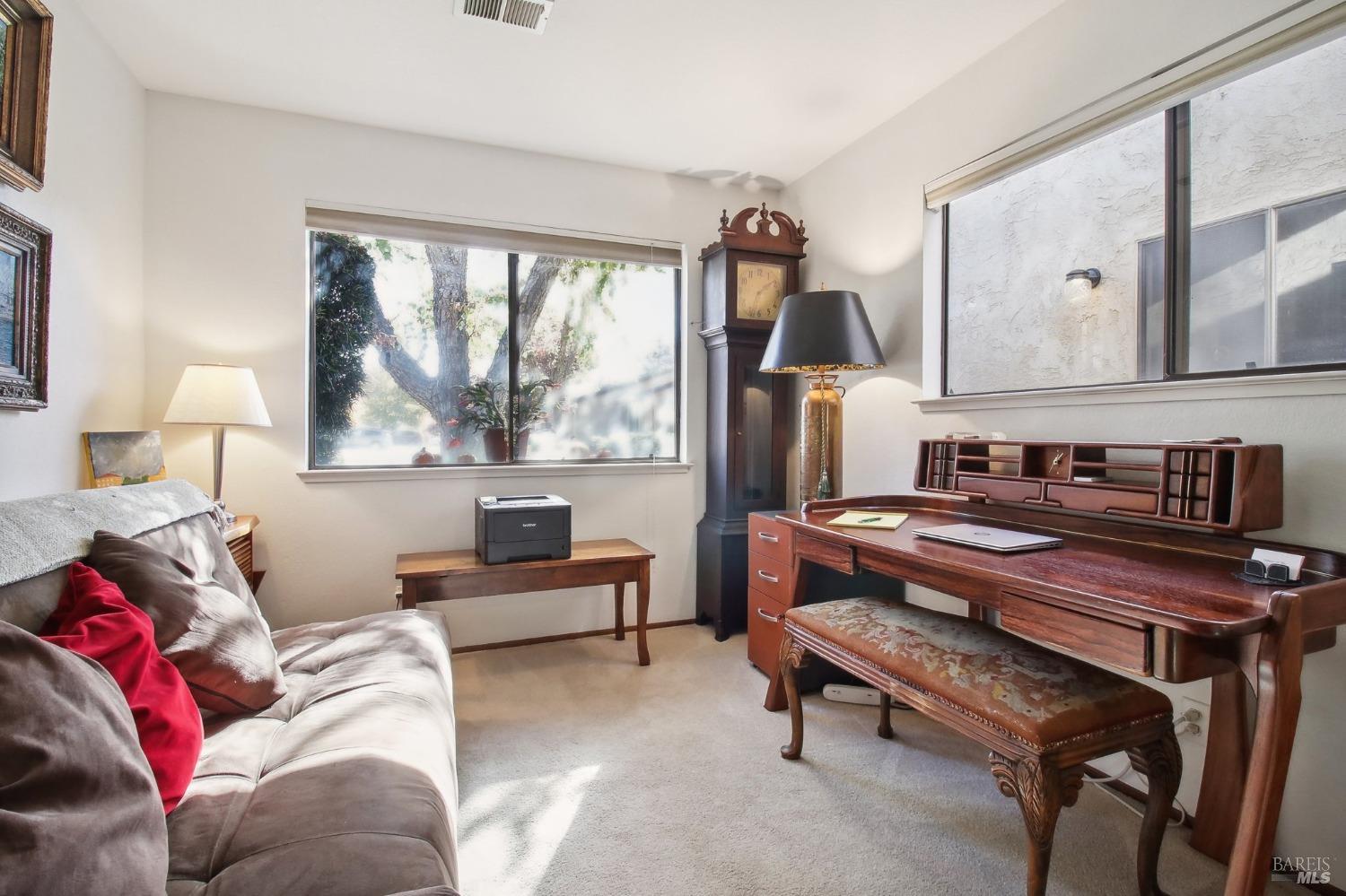 Detail Gallery Image 13 of 34 For 1240 Peppertree Cir, Saint Helena,  CA 94574 - 2 Beds | 2 Baths