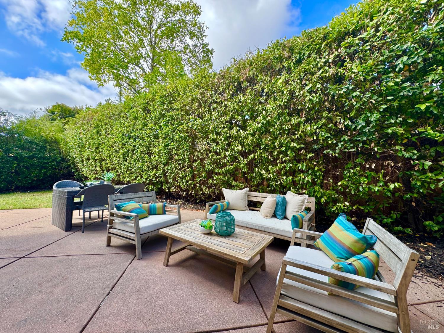 Detail Gallery Image 37 of 44 For 33 Cove Ct, Napa,  CA 94559 - 4 Beds | 2/1 Baths