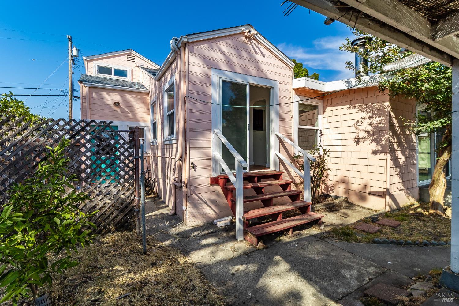 Detail Gallery Image 41 of 52 For 121 California St, Vallejo,  CA 94590 - 3 Beds | 1 Baths