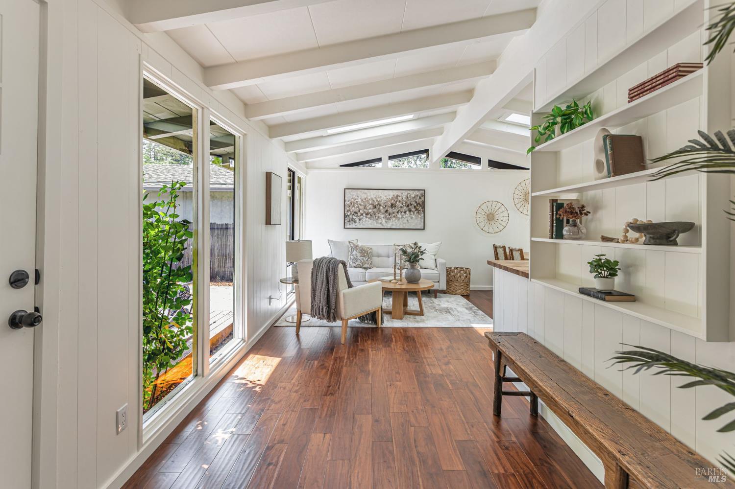 Detail Gallery Image 3 of 41 For 74 Creek Rd, Fairfax,  CA 94930 - 2 Beds | 1 Baths