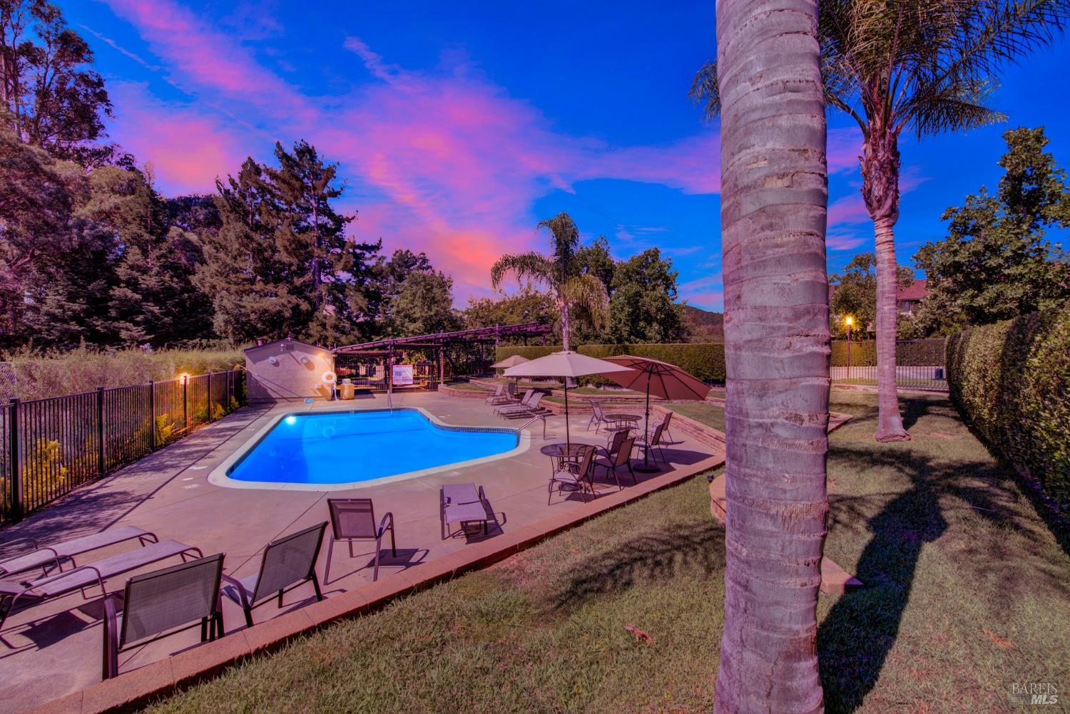 Detail Gallery Image 70 of 71 For 2009 Hawthorne Ter, Novato,  CA 94945 - 2 Beds | 1/1 Baths