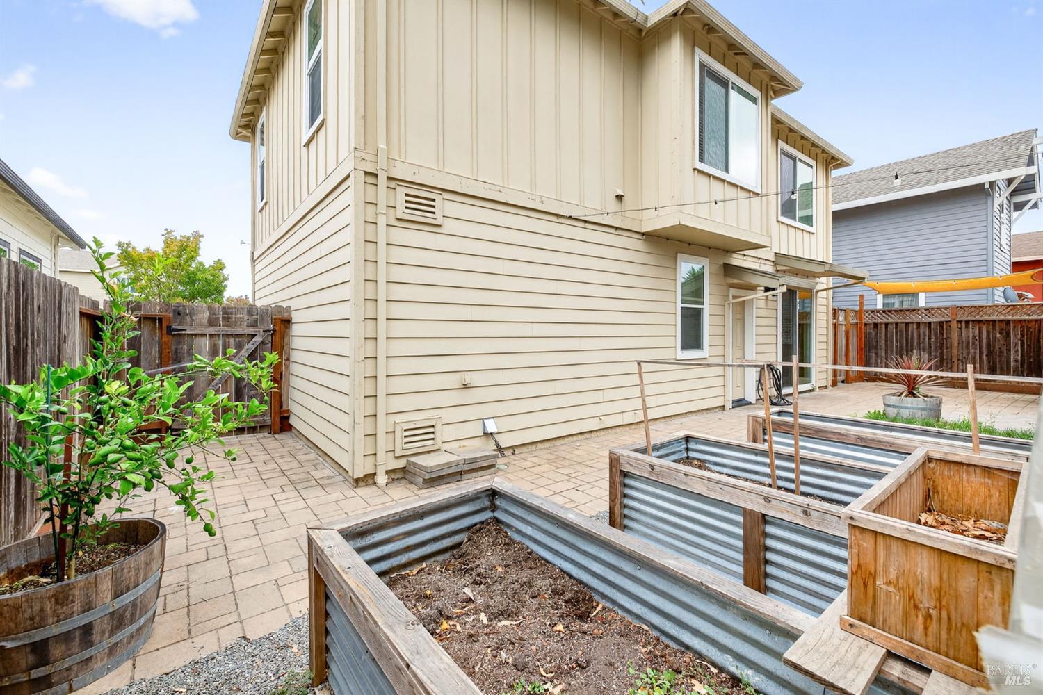 Detail Gallery Image 35 of 41 For 2110 Northfield Dr, Santa Rosa,  CA 95403 - 3 Beds | 2/1 Baths