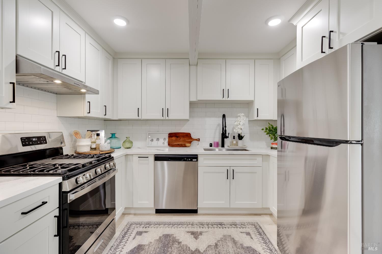 Detail Gallery Image 9 of 53 For 447 Christine Dr, San Pablo,  CA 94806 - 4 Beds | 2 Baths