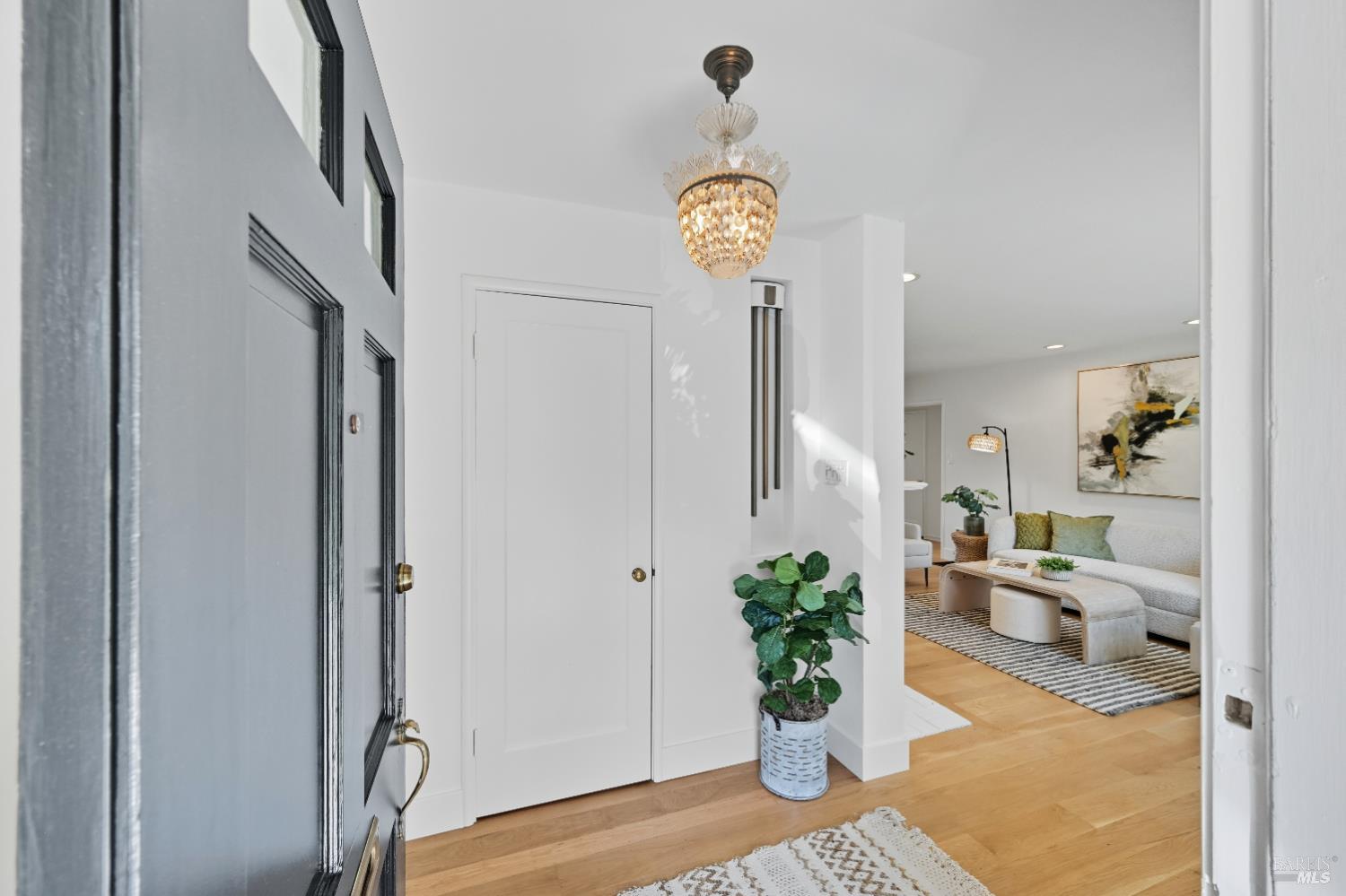 Detail Gallery Image 5 of 46 For 1 Hilldale Dr, San Anselmo,  CA 94960 - 4 Beds | 3 Baths