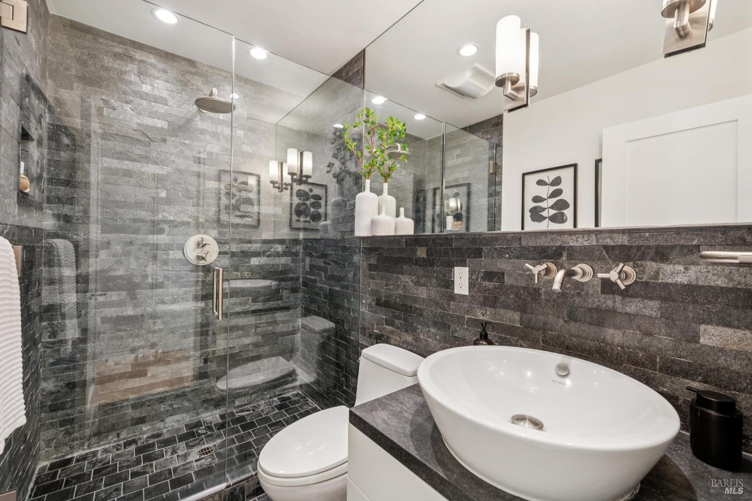 Detail Gallery Image 36 of 80 For 103 Reed Ranch Rd, Belvedere Tiburon,  CA 94920 - 4 Beds | 4 Baths