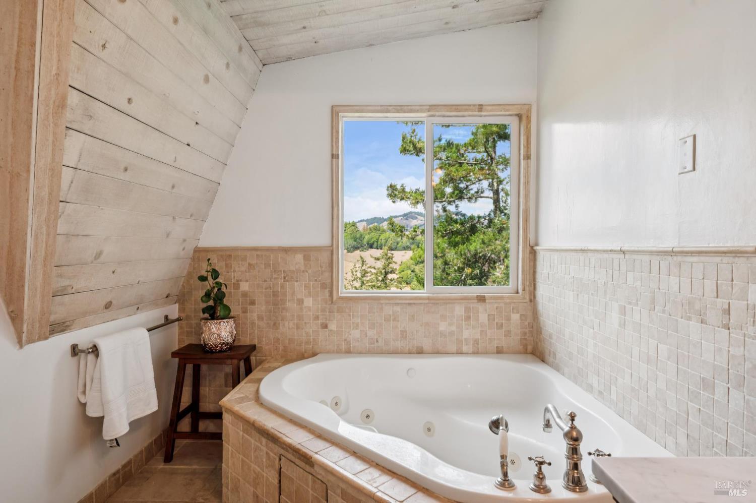 Detail Gallery Image 67 of 94 For 48 Los Pinos Spur Unkn, Nicasio,  CA 94946 - 7 Beds | 5 Baths