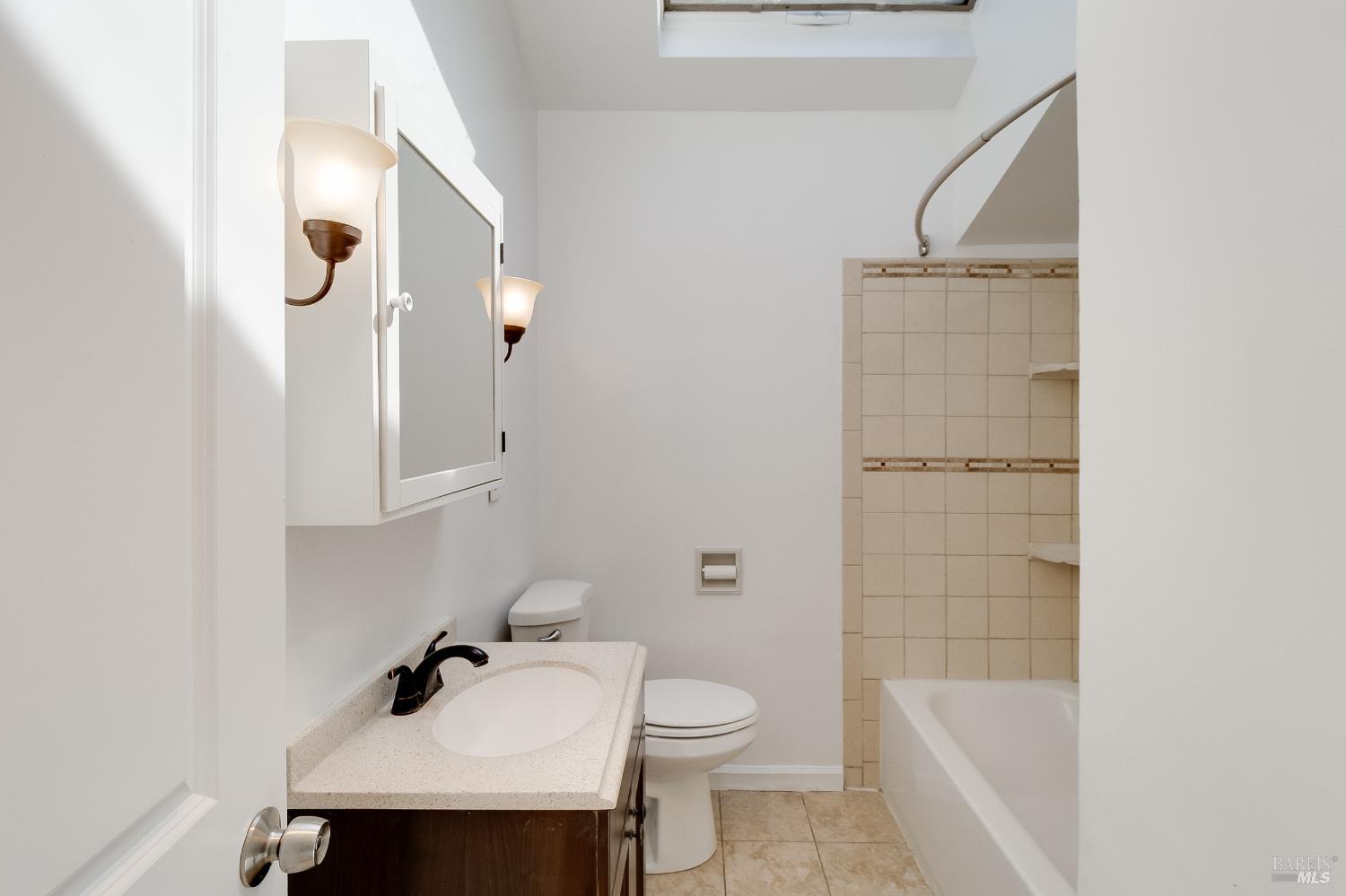 Detail Gallery Image 15 of 52 For 121 California St, Vallejo,  CA 94590 - 3 Beds | 1 Baths