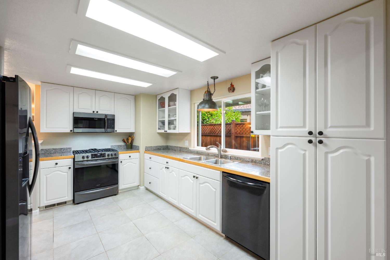 Detail Gallery Image 13 of 39 For 4 La Canada Ct, Saint Helena,  CA 94574 - 2 Beds | 2 Baths