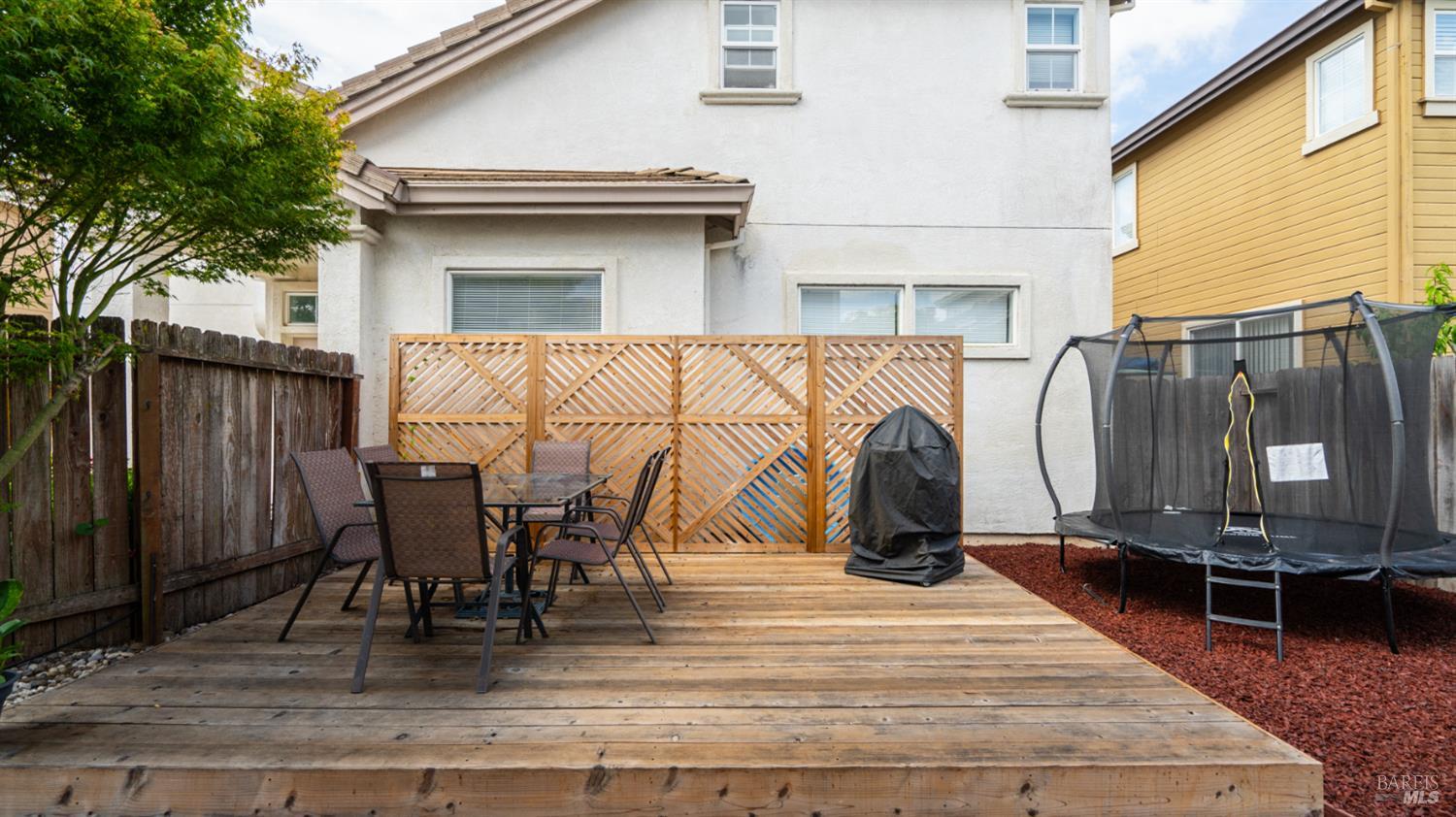 Detail Gallery Image 32 of 36 For 1407 Woodside Cir, Petaluma,  CA 94954 - 3 Beds | 2/1 Baths