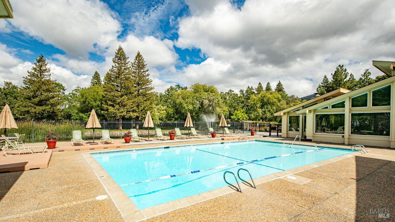 Detail Gallery Image 18 of 32 For 2520 Lakeview Dr, Santa Rosa,  CA 95405 - 3 Beds | 2 Baths