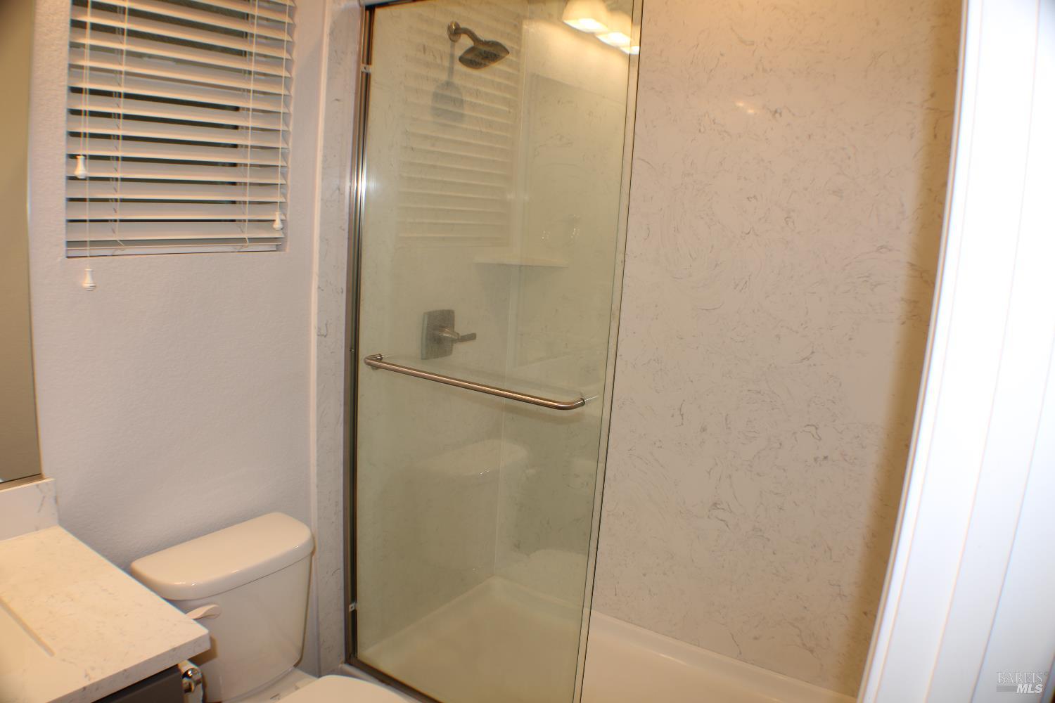 Detail Gallery Image 6 of 37 For 5005 King Pl, Rohnert Park,  CA 94928 - 5 Beds | 3 Baths