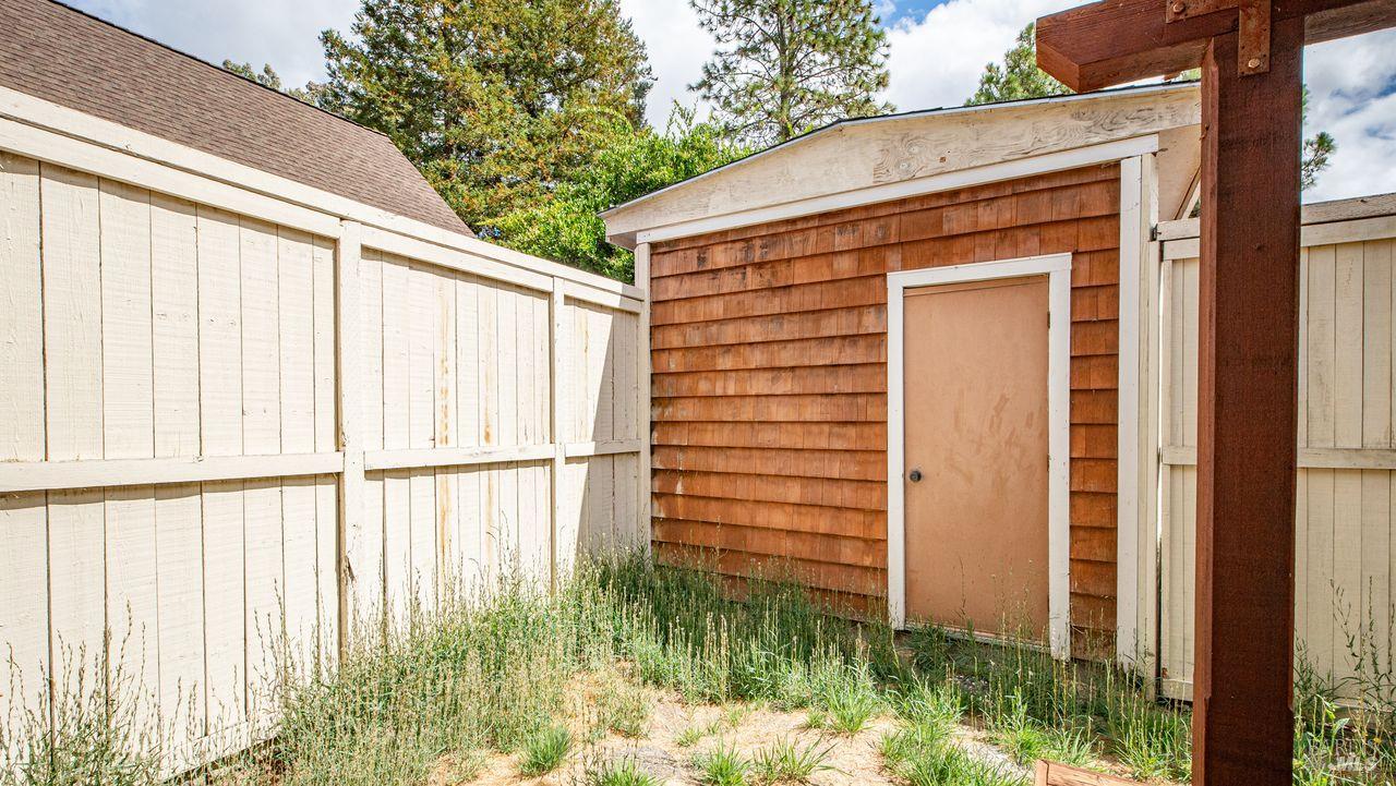 Detail Gallery Image 15 of 32 For 2520 Lakeview Dr, Santa Rosa,  CA 95405 - 3 Beds | 2 Baths