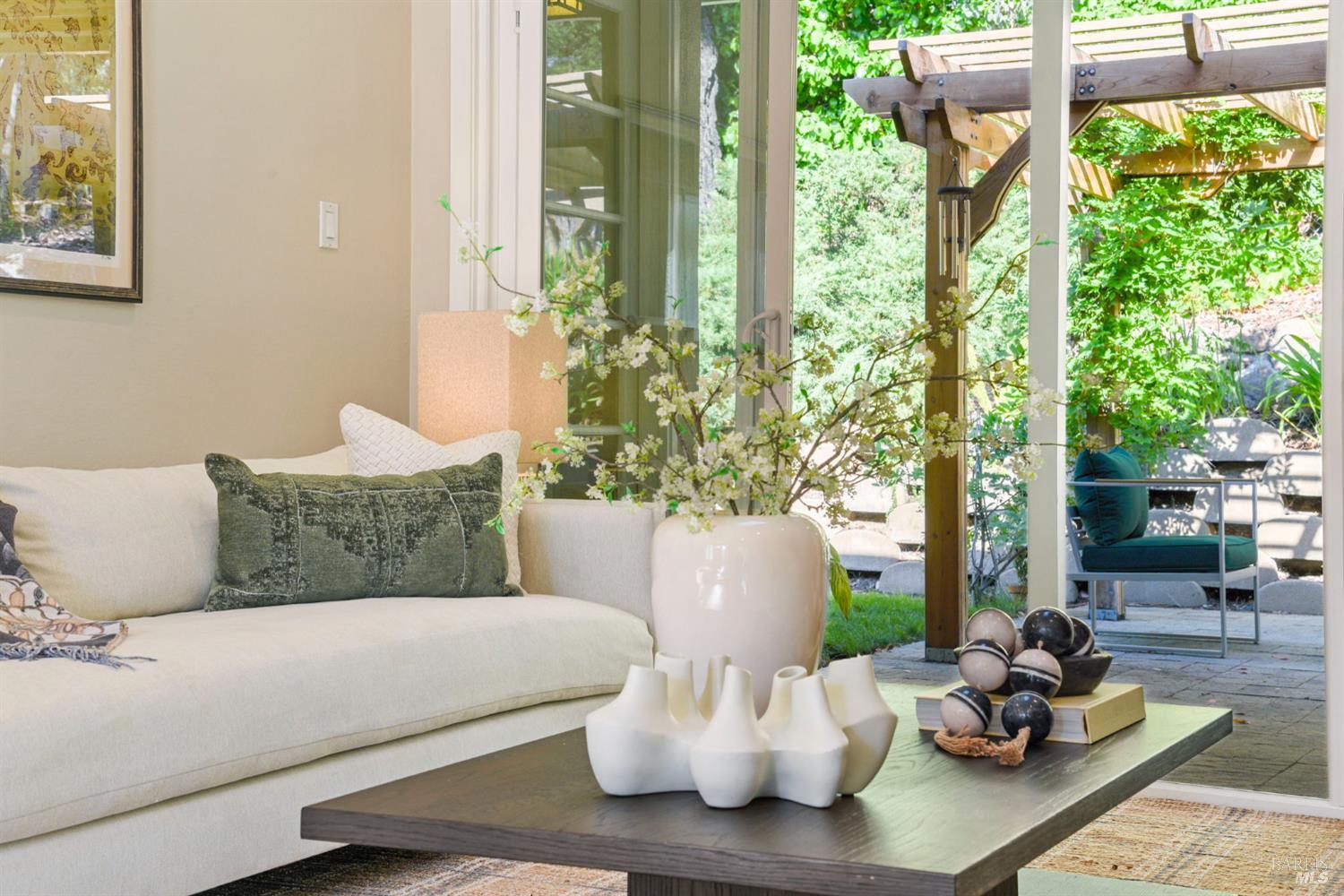 Detail Gallery Image 10 of 88 For 2594 Las Gallinas Ave, San Rafael,  CA 94903 - 3 Beds | 2 Baths