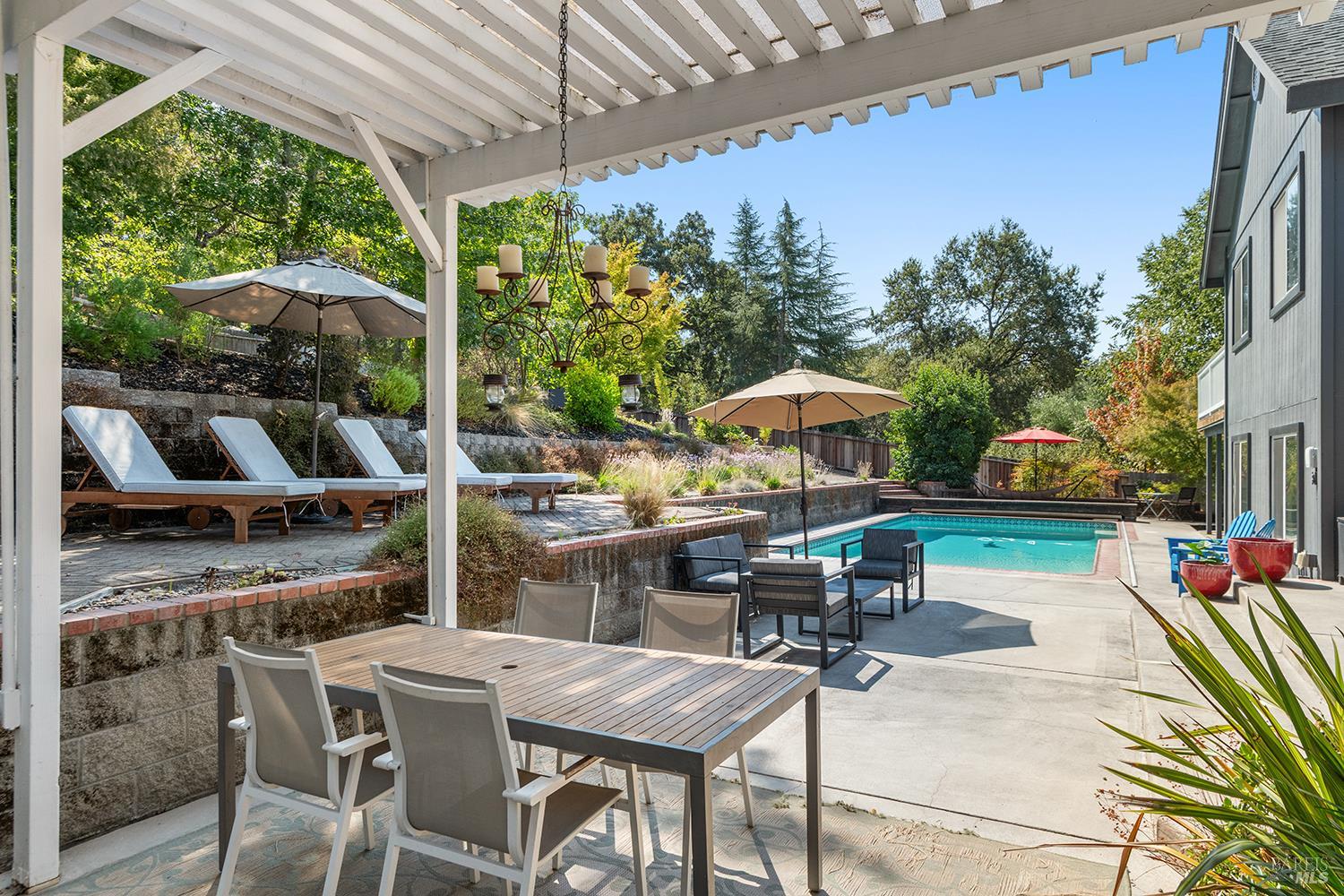 Detail Gallery Image 41 of 60 For 3991 Haven Ct, Sebastopol,  CA 95472 - 4 Beds | 2/1 Baths