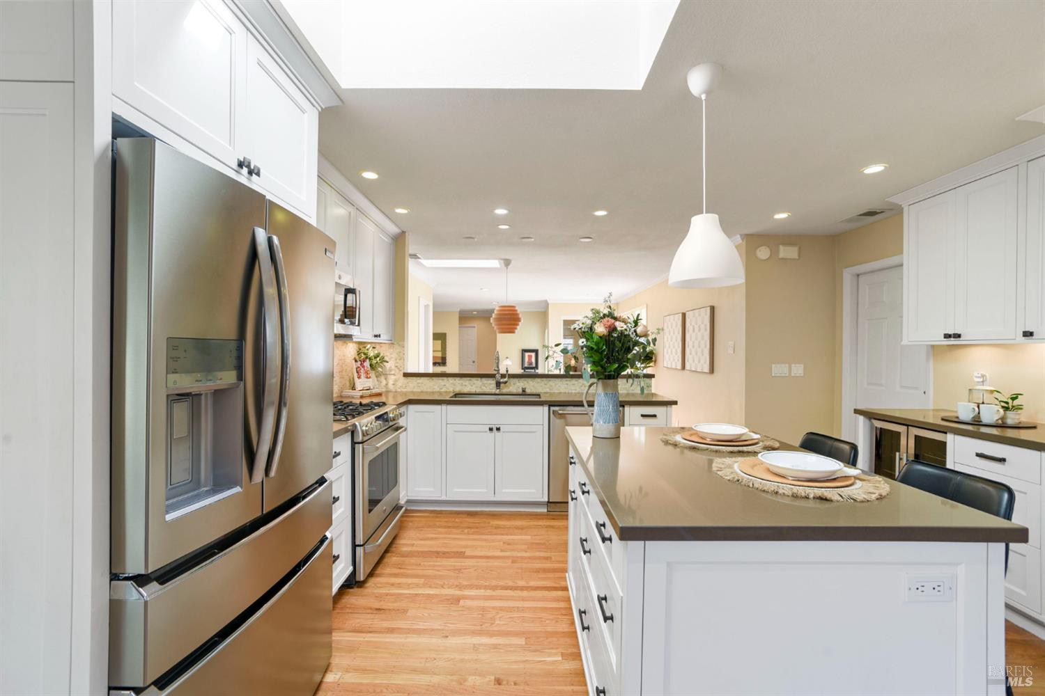 Detail Gallery Image 24 of 88 For 2594 Las Gallinas Ave, San Rafael,  CA 94903 - 3 Beds | 2 Baths