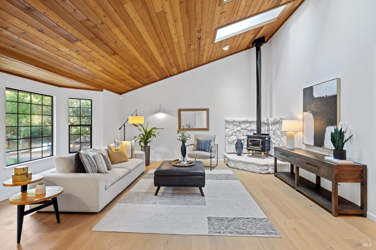 Detail Gallery Image 16 of 59 For 5925 Fredricks Rd, Sebastopol,  CA 95472 - 3 Beds | 2 Baths