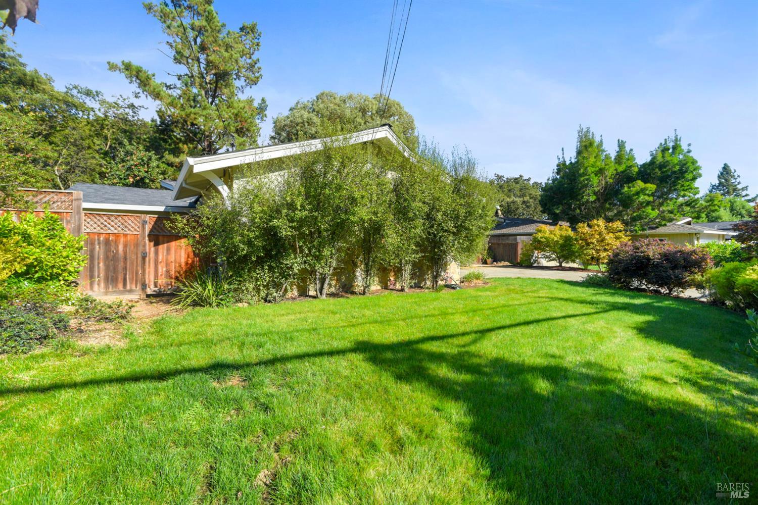 Detail Gallery Image 63 of 88 For 2594 Las Gallinas Ave, San Rafael,  CA 94903 - 3 Beds | 2 Baths