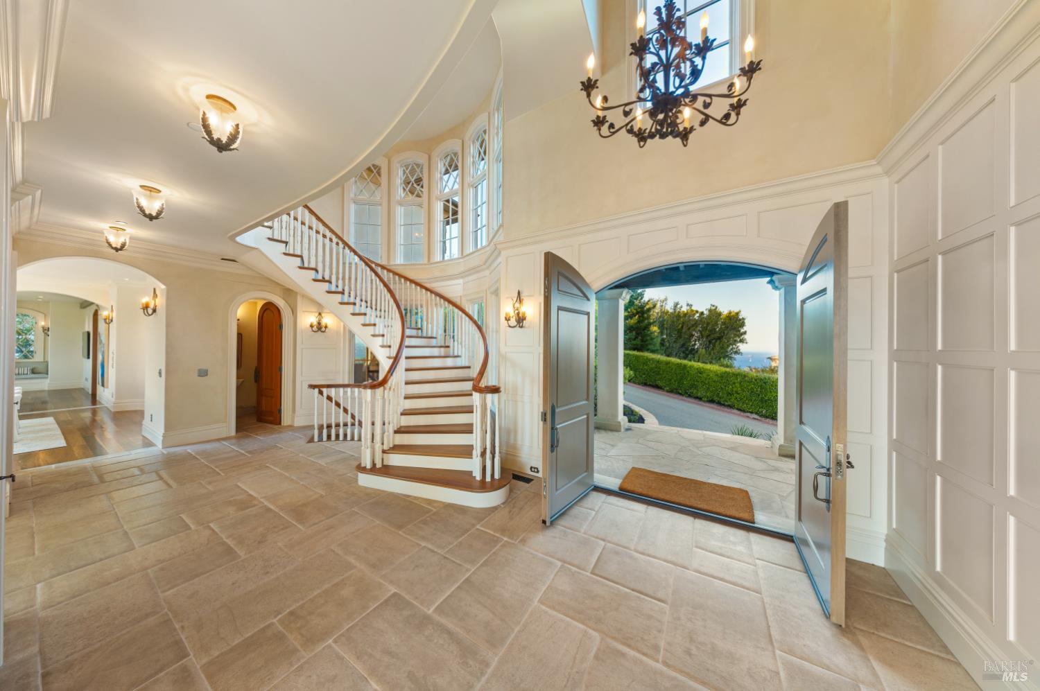 Detail Gallery Image 8 of 64 For 97 Sugarloaf Dr, Tiburon,  CA 94920 - 3 Beds | 3/2 Baths