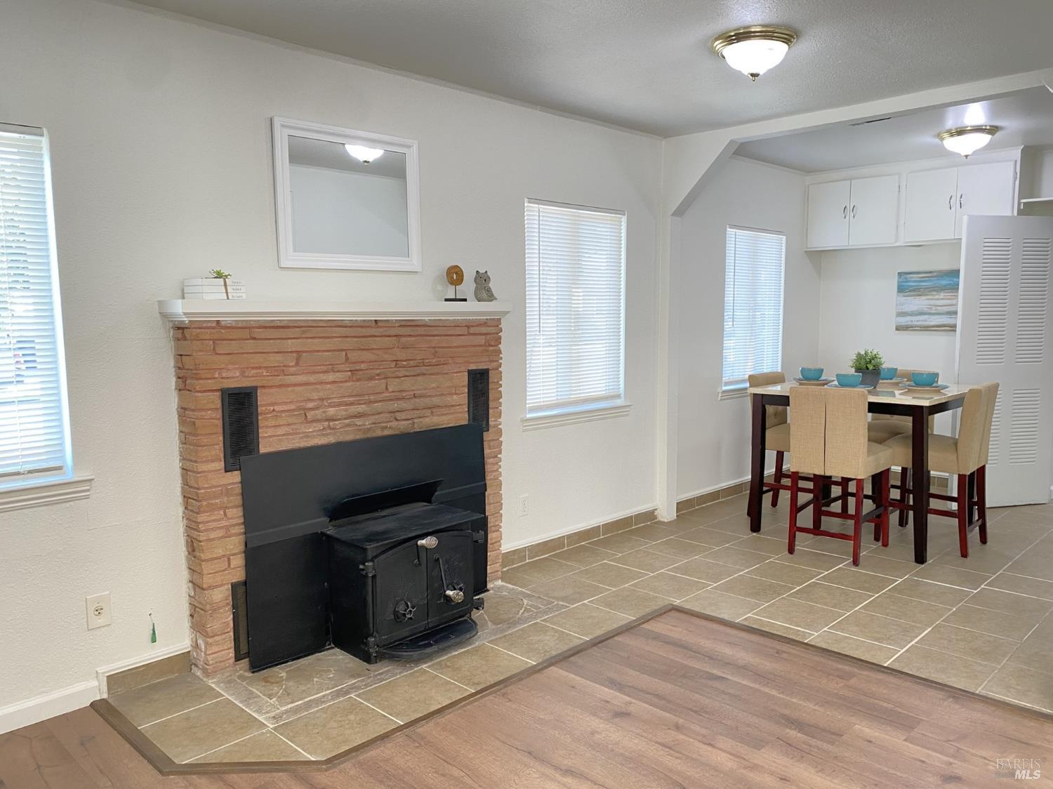 Detail Gallery Image 9 of 33 For 1047 Ohio St, Fairfield,  CA 94533 - 3 Beds | 2 Baths