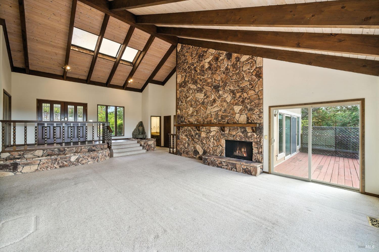 Detail Gallery Image 10 of 55 For 1 Lockton Ln, Novato,  CA 94945 - 4 Beds | 2/1 Baths