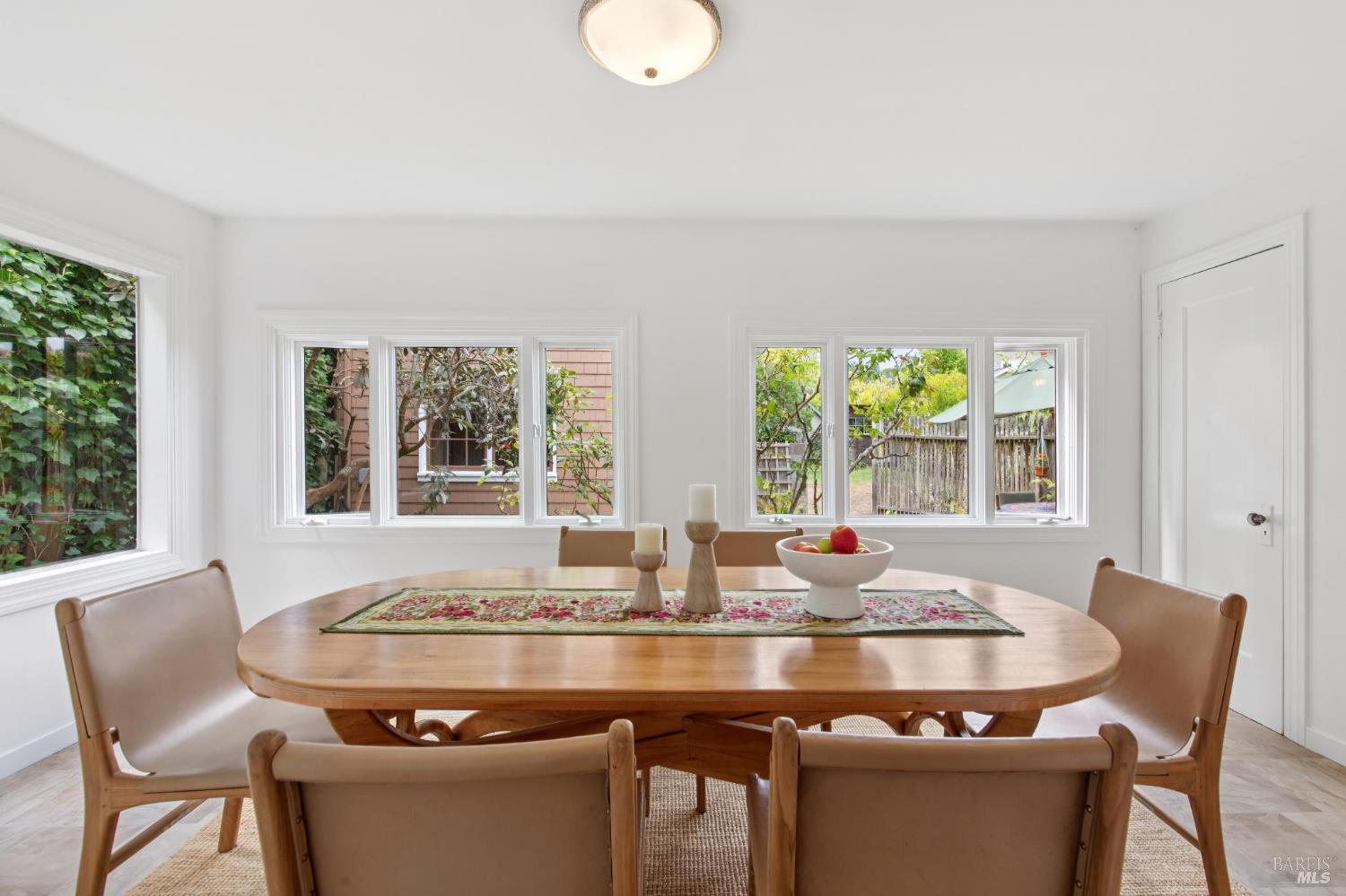 Detail Gallery Image 12 of 46 For 154 Elm Ave, Mill Valley,  CA 94941 - 2 Beds | 2 Baths