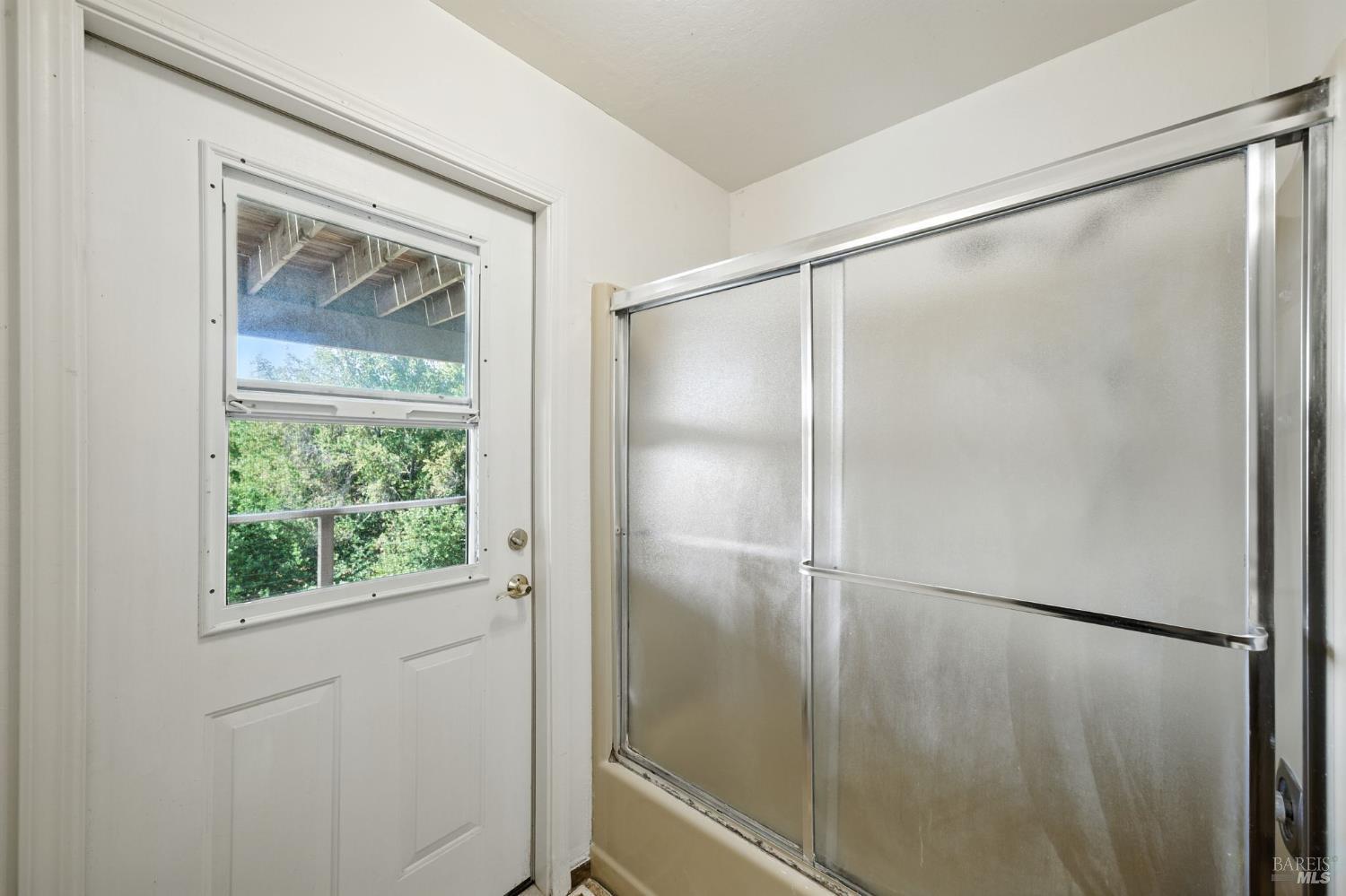 Detail Gallery Image 31 of 55 For 1 Lockton Ln, Novato,  CA 94945 - 4 Beds | 2/1 Baths