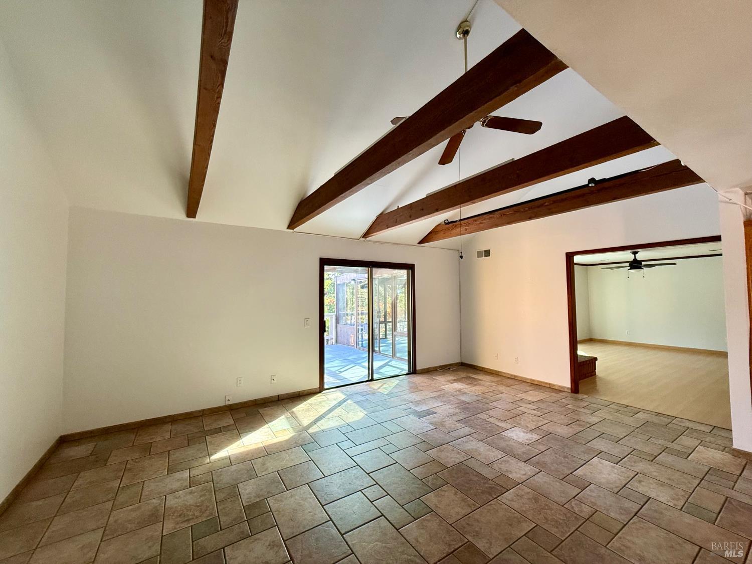 Detail Gallery Image 7 of 31 For 1461 Meadow Dr, Ukiah,  CA 95482 - 3 Beds | 1/1 Baths