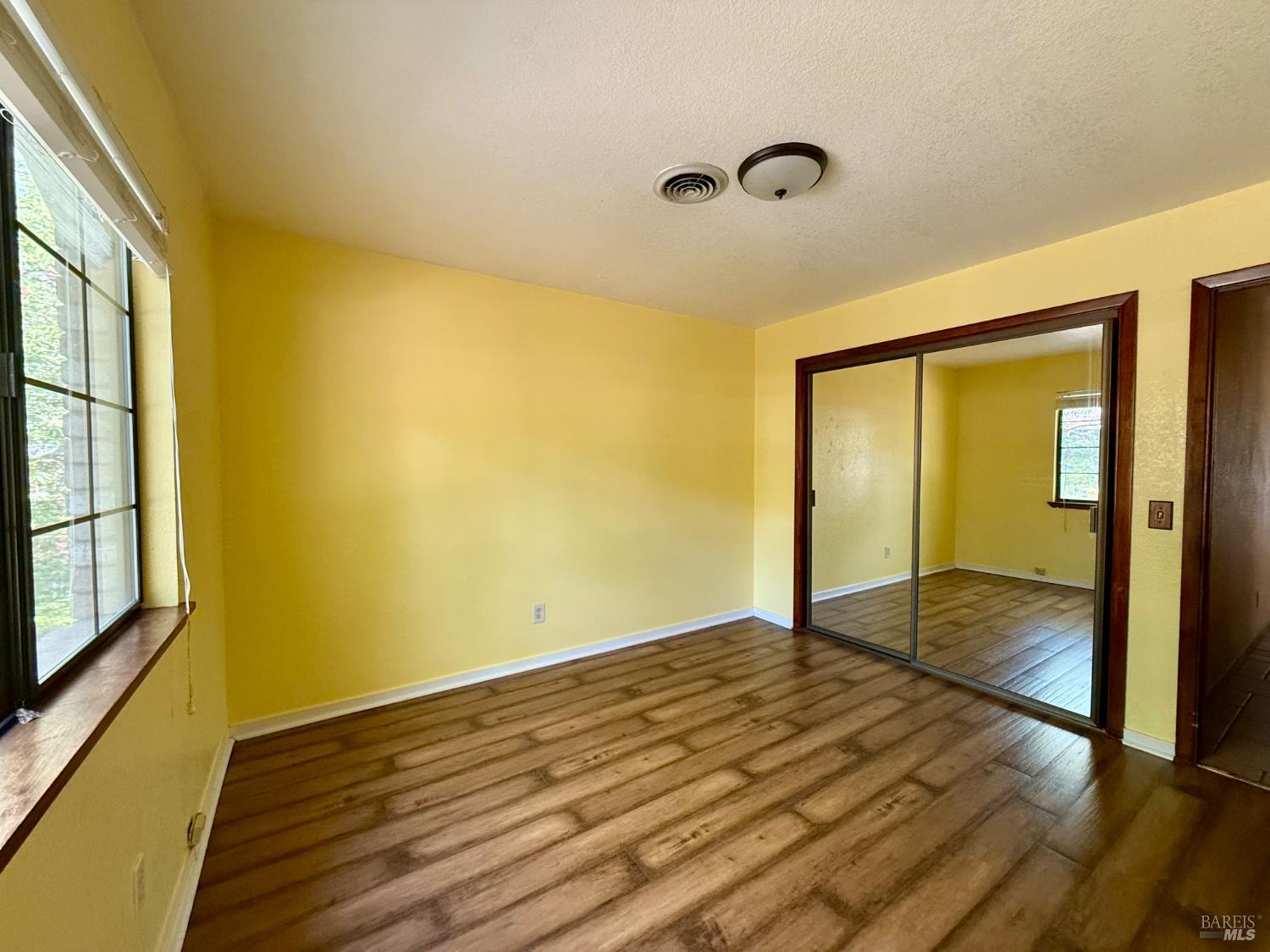 Detail Gallery Image 20 of 31 For 1461 Meadow Dr, Ukiah,  CA 95482 - 3 Beds | 1/1 Baths