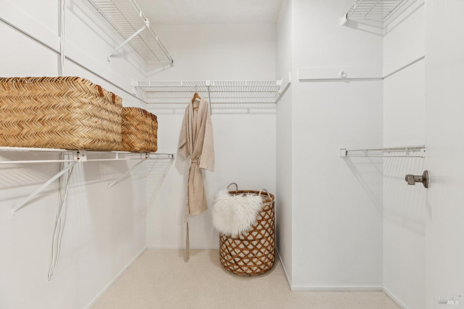 Detail Gallery Image 32 of 48 For 114 Aronia Ln, Novato,  CA 94945 - 3 Beds | 2/1 Baths