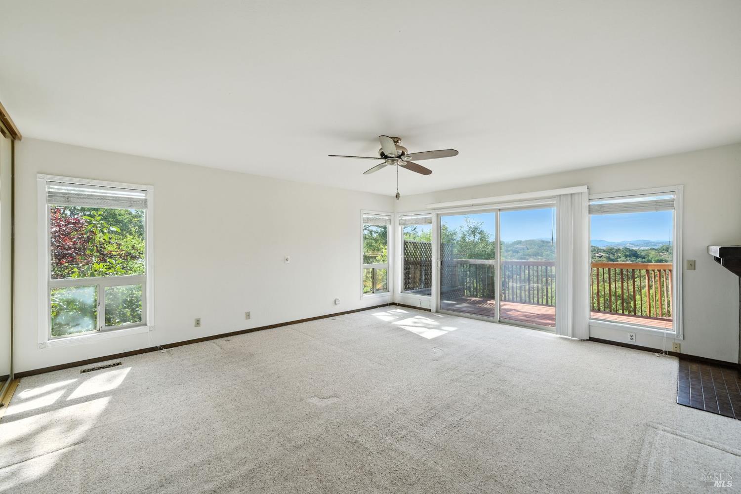 Detail Gallery Image 19 of 55 For 1 Lockton Ln, Novato,  CA 94945 - 4 Beds | 2/1 Baths