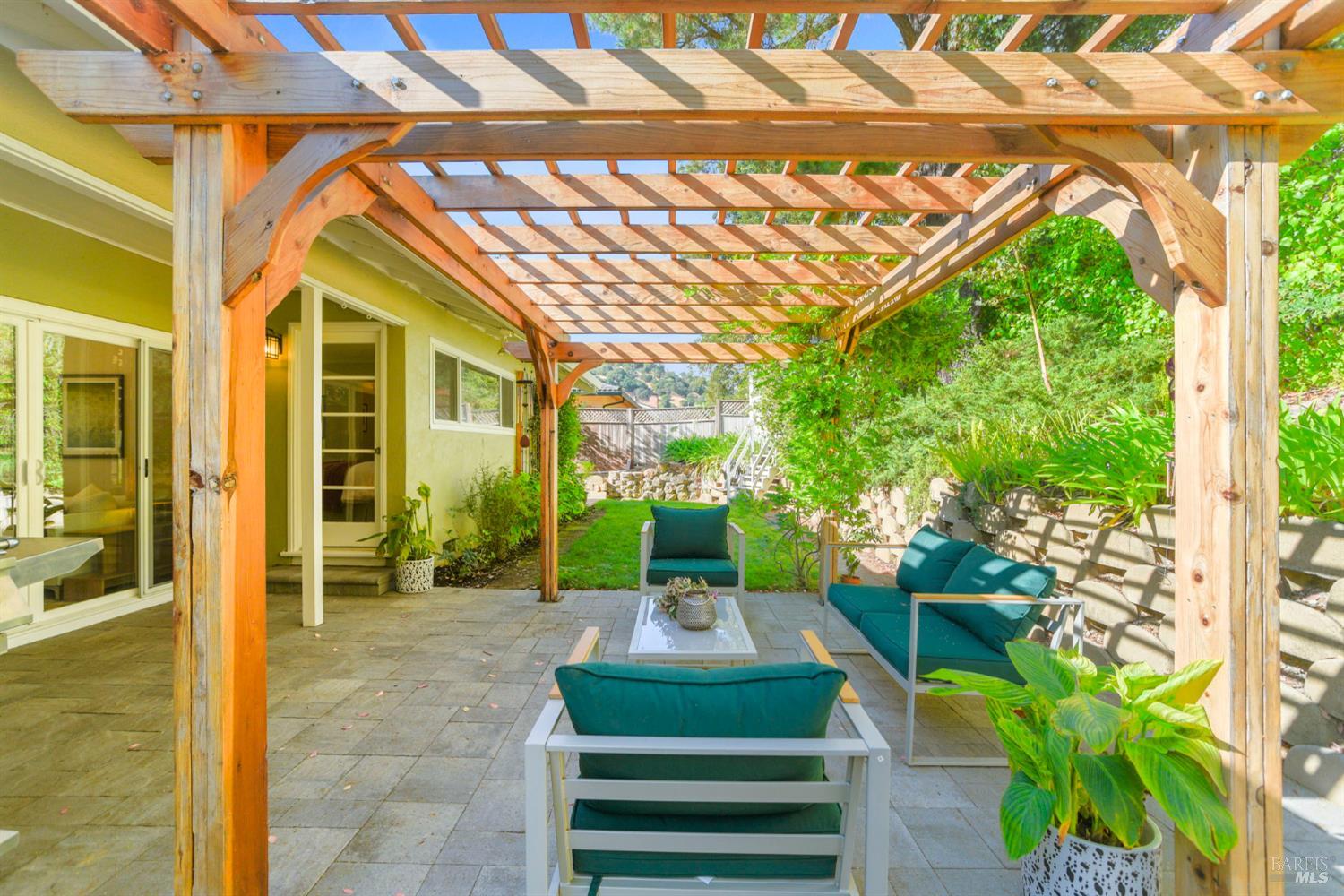 Detail Gallery Image 53 of 88 For 2594 Las Gallinas Ave, San Rafael,  CA 94903 - 3 Beds | 2 Baths