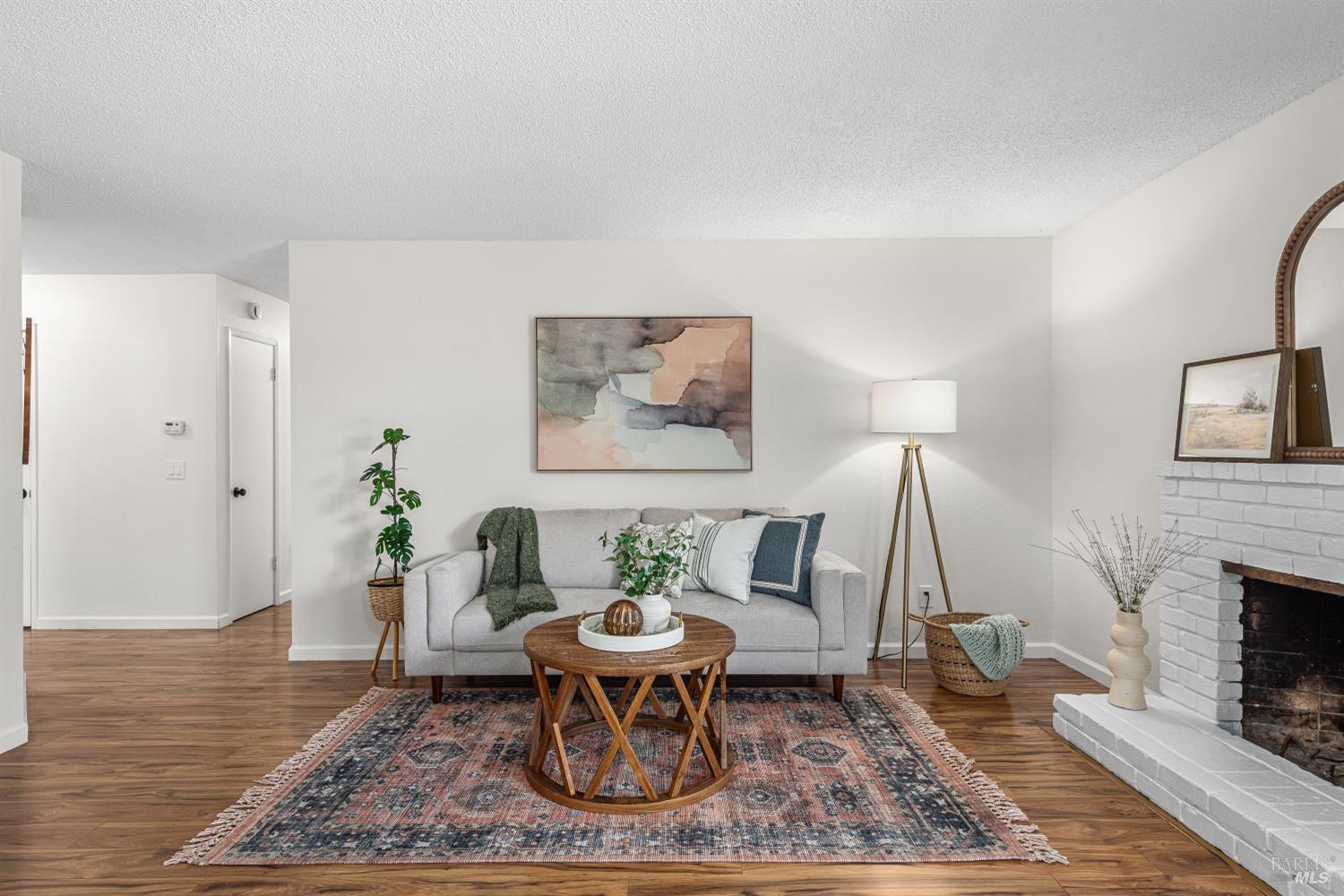 Detail Gallery Image 10 of 33 For 746 Bernadette Ave, Rohnert Park,  CA 94928 - 4 Beds | 2 Baths