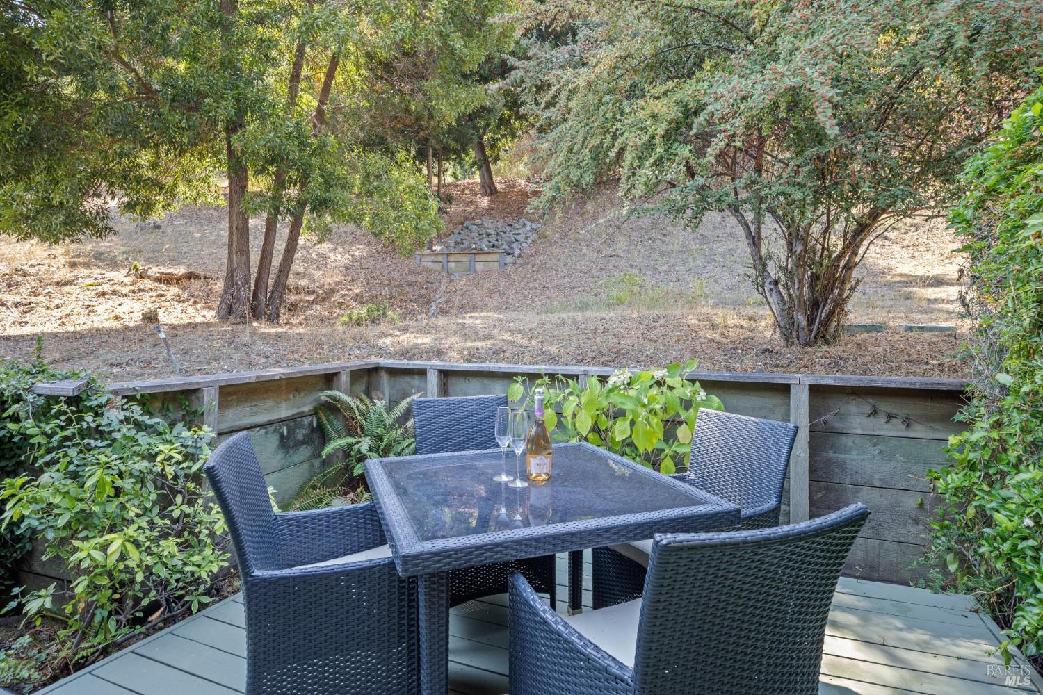 Detail Gallery Image 18 of 22 For 51 Laurel Dr, Corte Madera,  CA 94925 - 2 Beds | 2 Baths