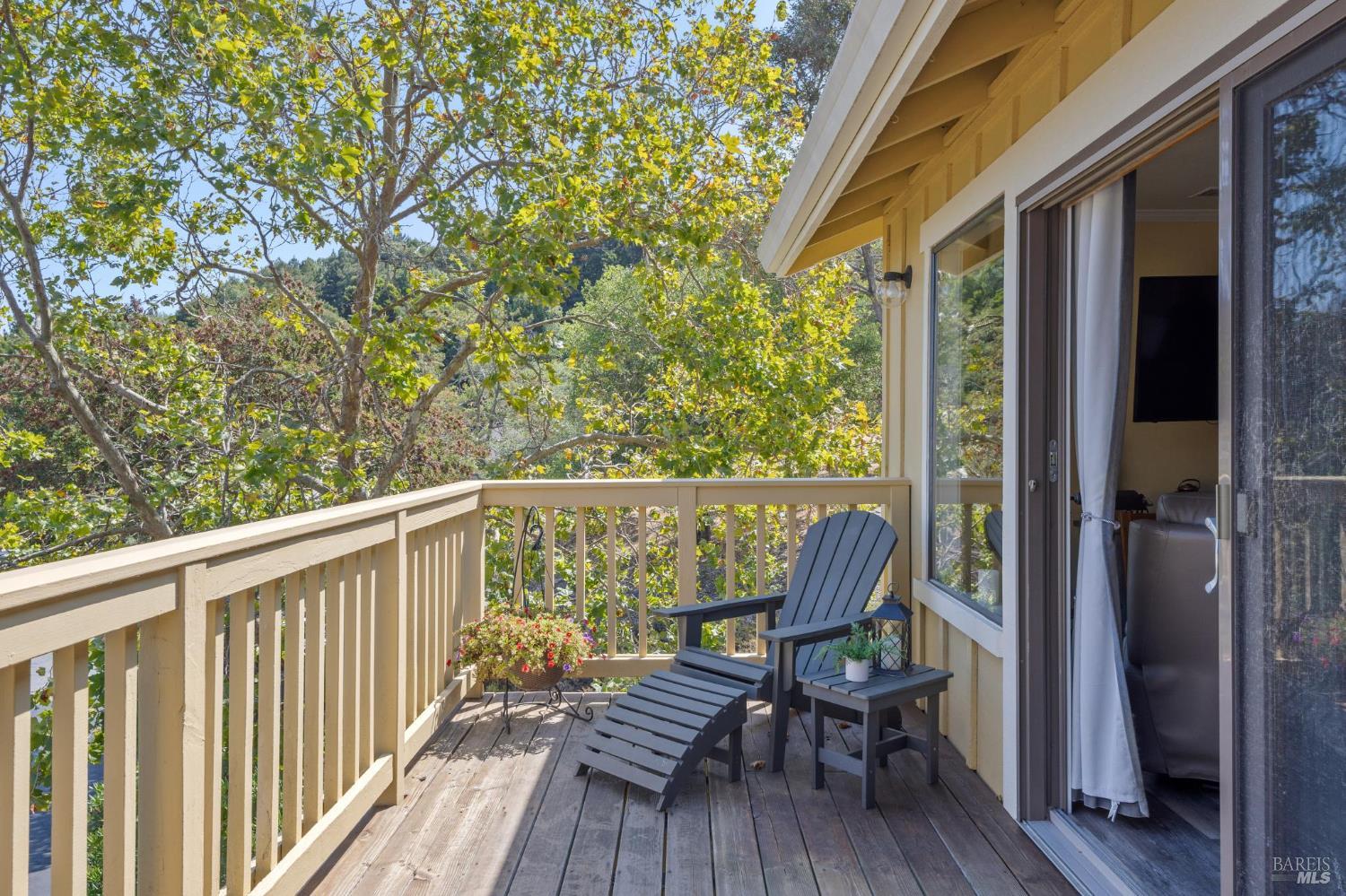 Detail Gallery Image 21 of 22 For 51 Laurel Dr, Corte Madera,  CA 94925 - 2 Beds | 2 Baths