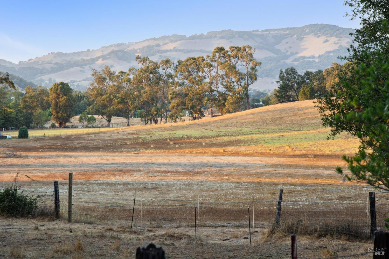 Detail Gallery Image 9 of 63 For 500 Canyon Rd, Novato,  CA 94947 - 4 Beds | 2 Baths