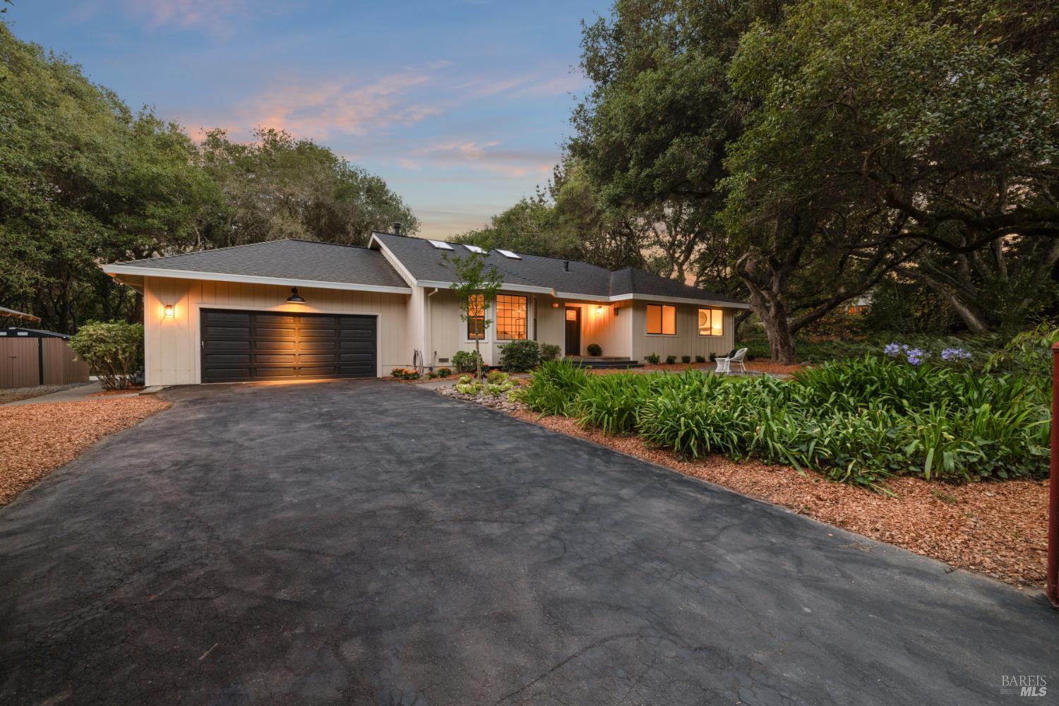 Detail Gallery Image 9 of 59 For 5925 Fredricks Rd, Sebastopol,  CA 95472 - 3 Beds | 2 Baths