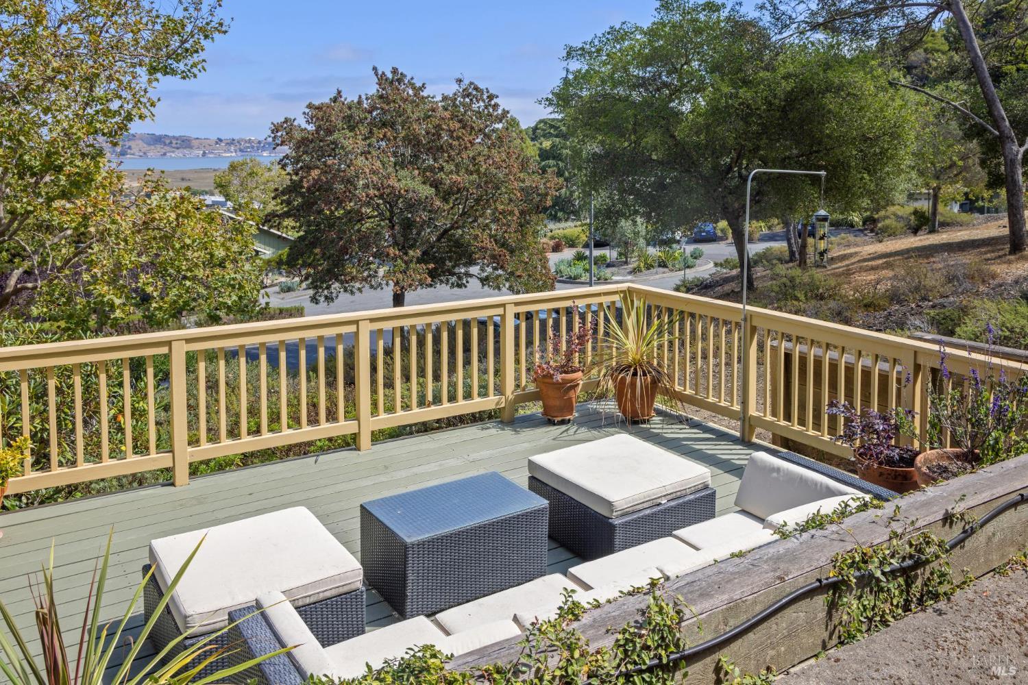 Detail Gallery Image 17 of 22 For 51 Laurel Dr, Corte Madera,  CA 94925 - 2 Beds | 2 Baths